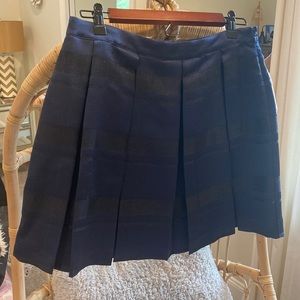 Vineyard Vines pleated skirt